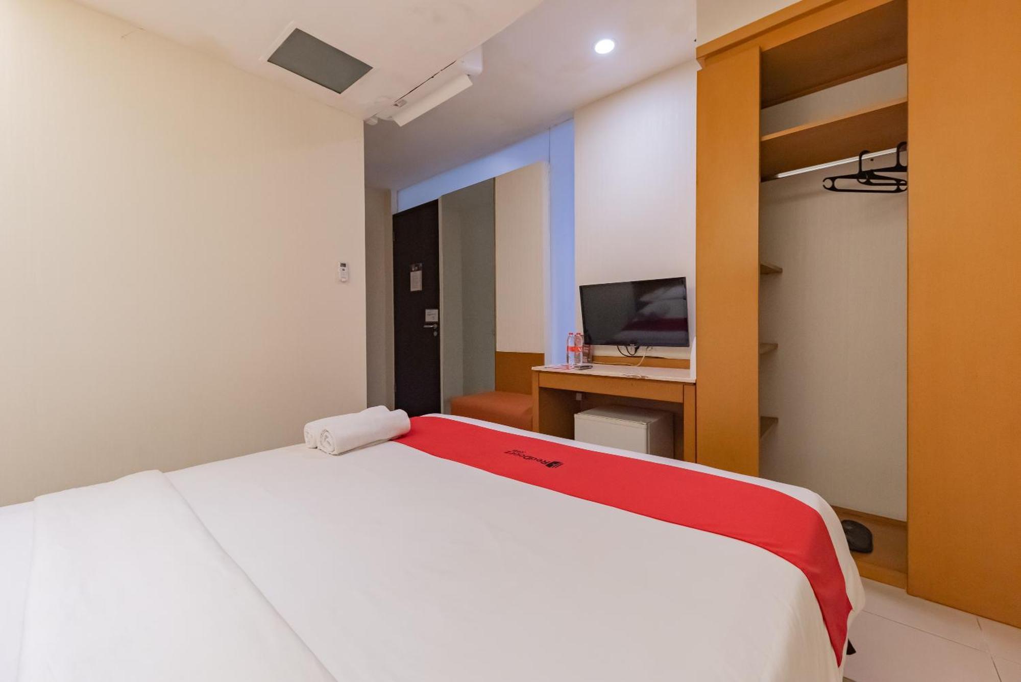 Reddoorz Plus @ Cipaganti Street 3 万隆 外观 照片