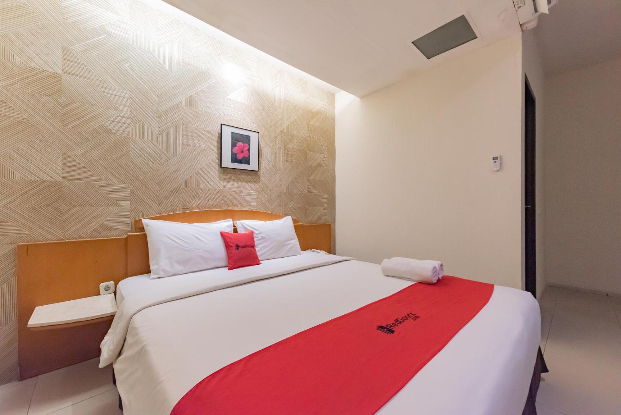 Reddoorz Plus @ Cipaganti Street 3 万隆 外观 照片