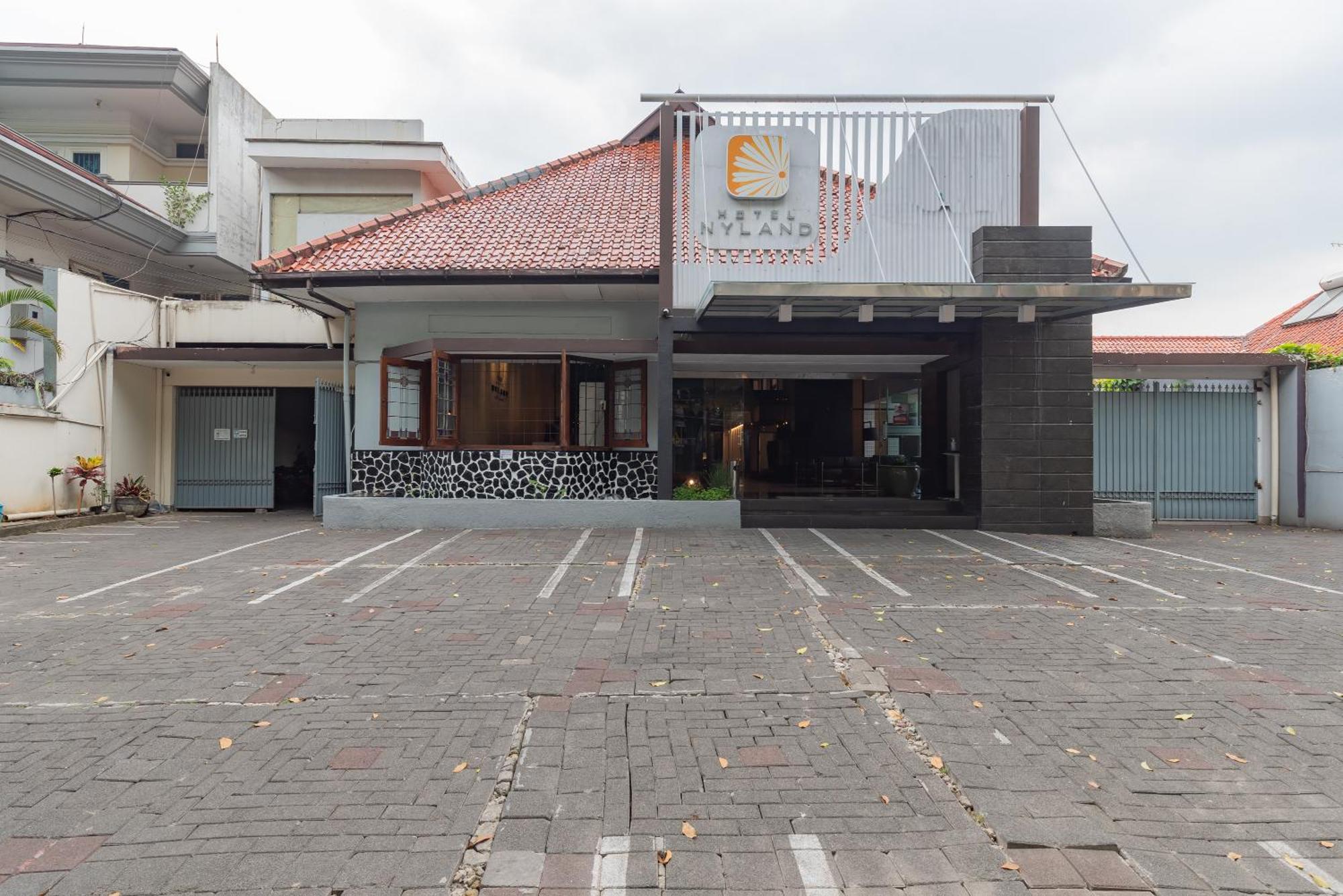 Reddoorz Plus @ Cipaganti Street 3 万隆 外观 照片