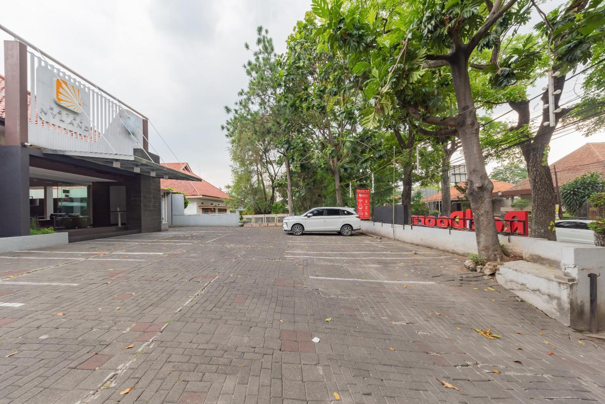 Reddoorz Plus @ Cipaganti Street 3 万隆 外观 照片