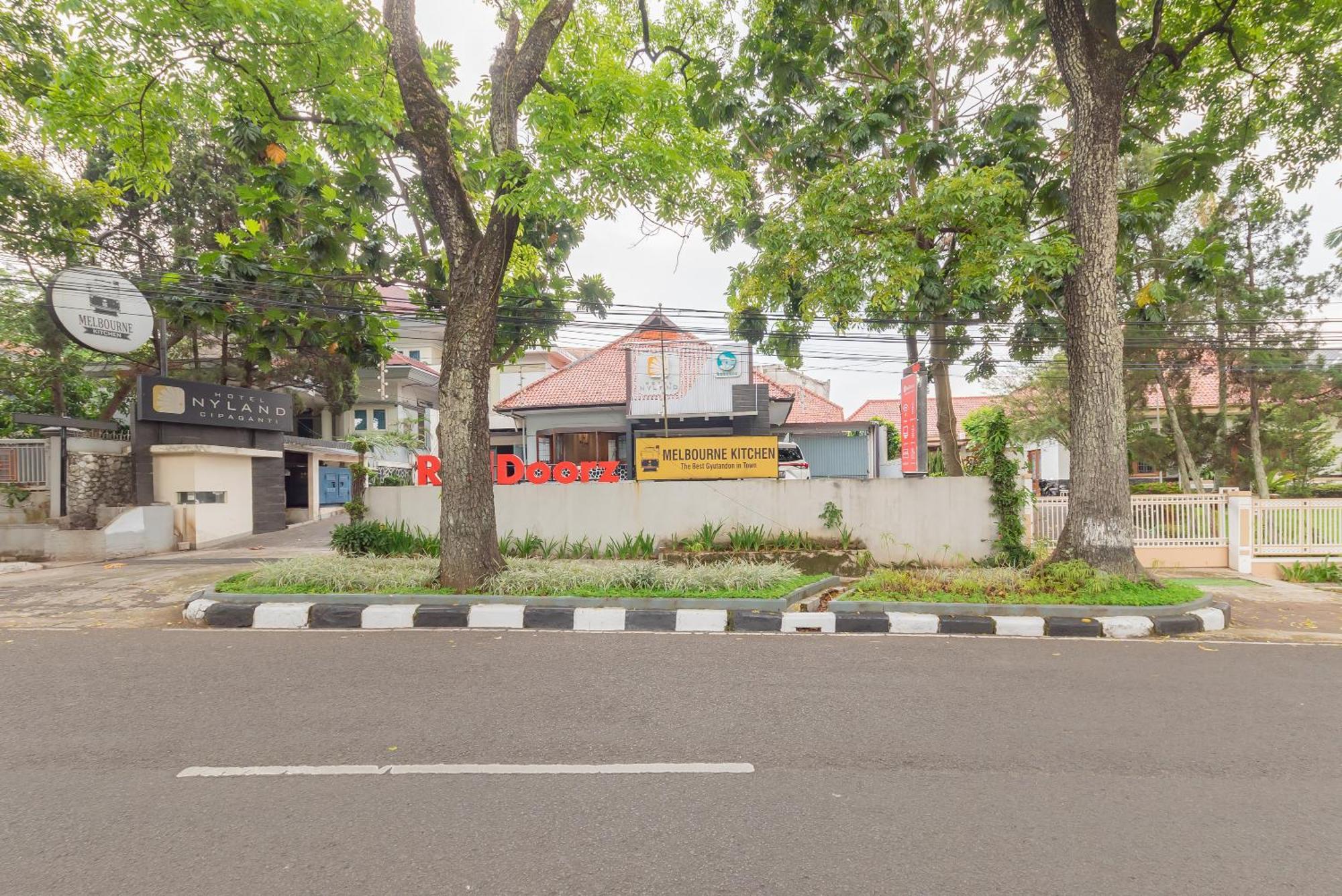 Reddoorz Plus @ Cipaganti Street 3 万隆 外观 照片