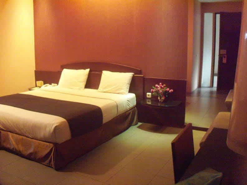 Reddoorz Plus @ Cipaganti Street 3 万隆 外观 照片